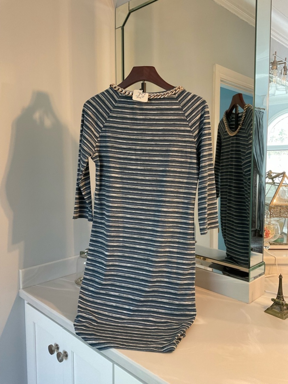 Striped Long-Sleeve Navy and White Shift Dress with Chain Detail US Large - Picture 4 of 8